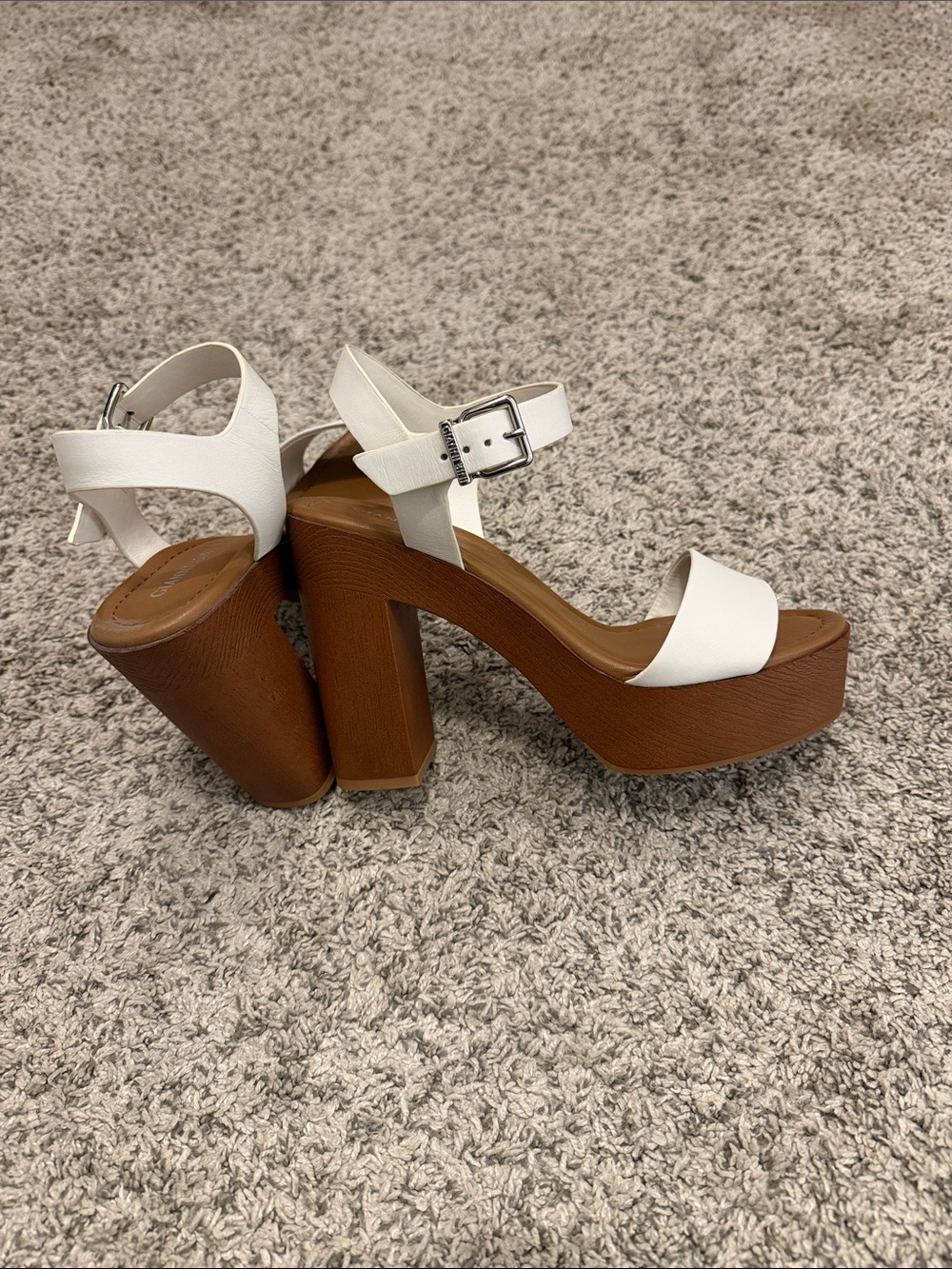 Gianni Bini White Leather Platform Sandals with Brown Wood-Effect Heel - Picture 3 of 4